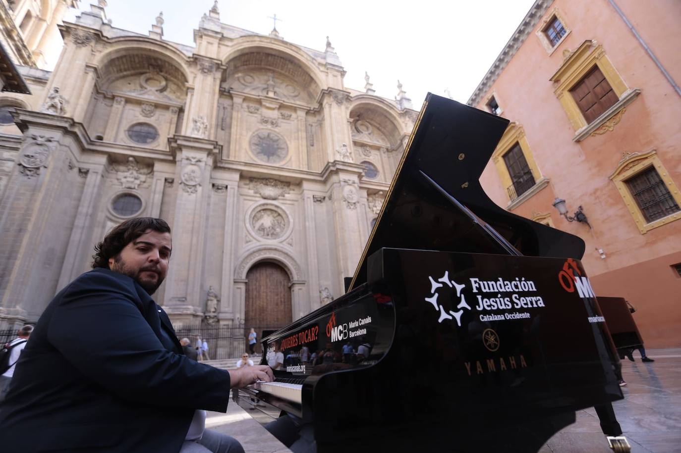 Estos instrumentos están ubicados en siete plazas emblemáticas de la ciudad, haciendo que la ciudad suene mejor