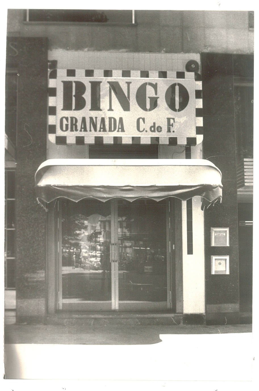 Imagen secundaria 1 - Bingo del Centro Artístico, del Granada CF y del hotel Carmen