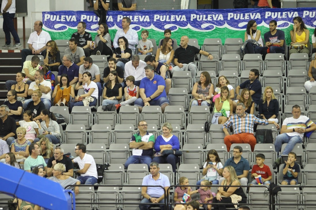 Todas las imágenes de la afición en el partido de baloncesto del sábado