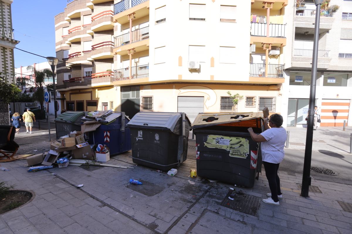 Existen puntos de la ciudad en los que la basura está retirada y el aspecto del centro de la ciudad ya es mucho mejor 