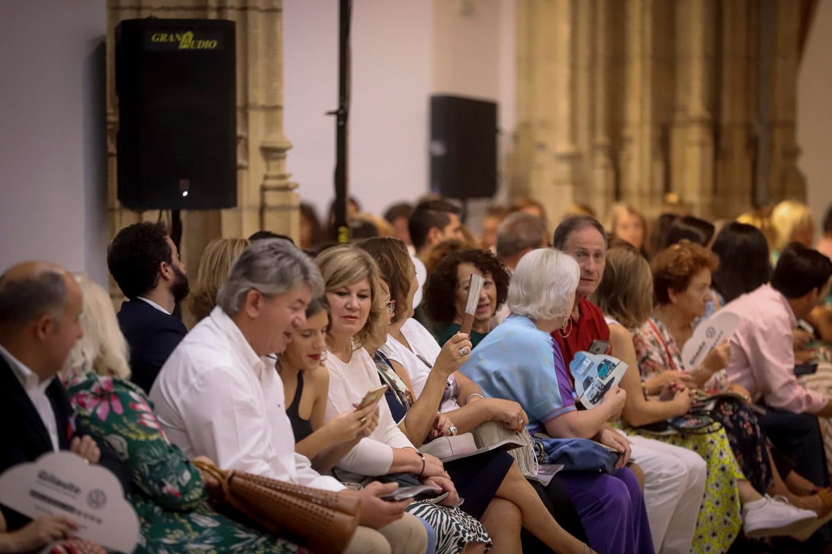 Fotos: Éxito de la pasarela de moda solidaria organizada por Cruz Roja en Granada