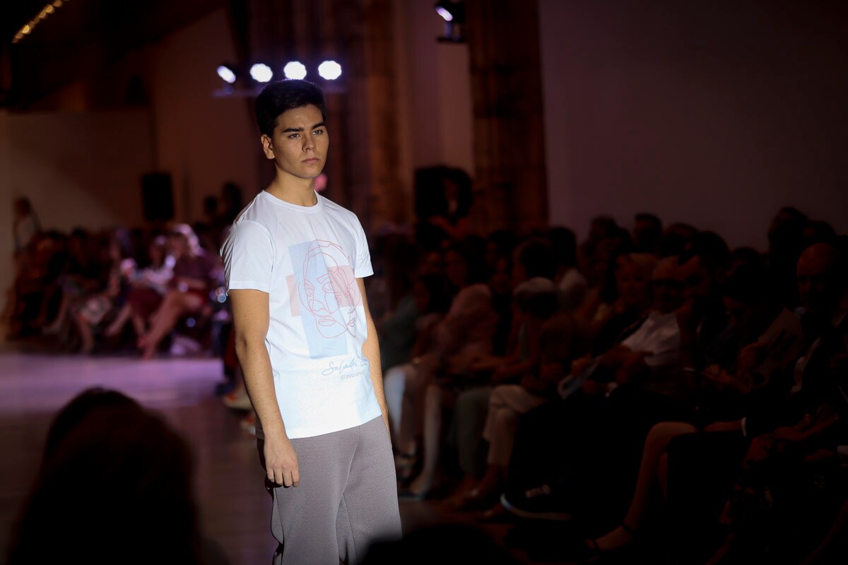 Fotos: Éxito de la pasarela de moda solidaria organizada por Cruz Roja en Granada