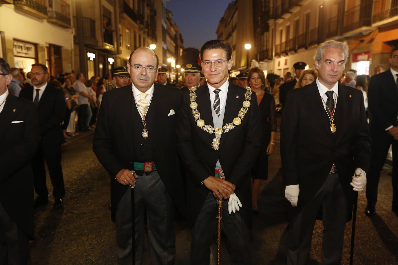 La Romería de San Miguel en el Albaicín y los puestos en la Carrera anticipan una tarde espléndida de devoción a la Virgen de las Angustias 