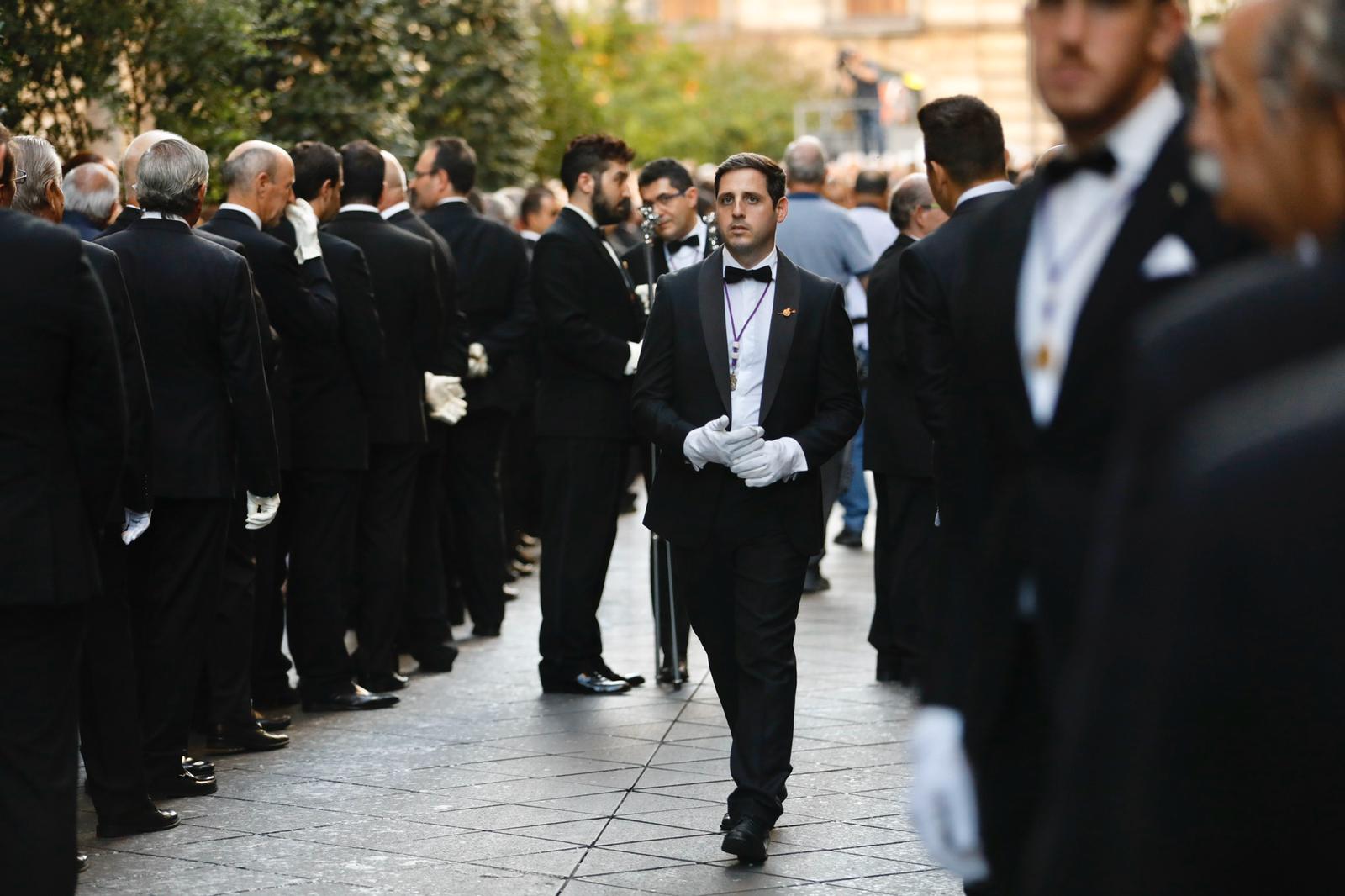 La Romería de San Miguel en el Albaicín y los puestos en la Carrera anticipan una tarde espléndida de devoción a la Virgen de las Angustias 