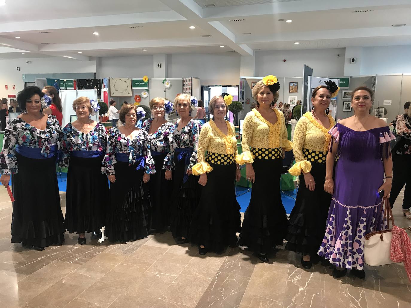 Los mayores disfrutan de su día en las fiestas