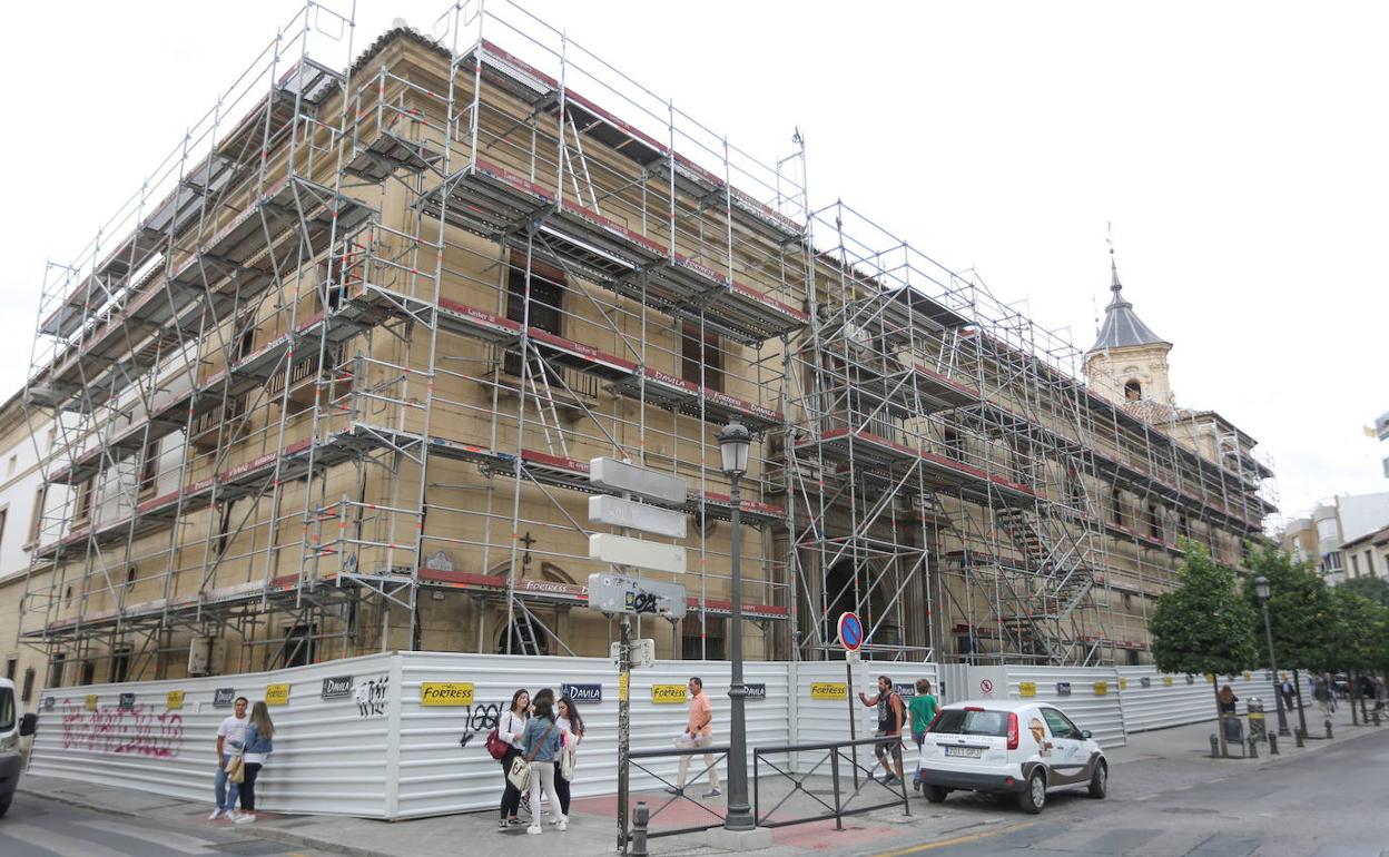 Esquina de la calle San Juan de Dios, que será intervenida según ha anunciado el gobierno municipal.