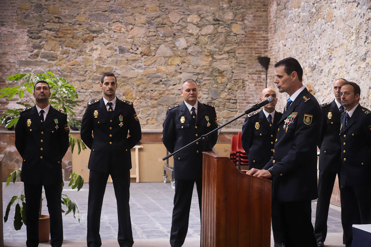 La alcaldesa del municipio, Luisa García Chamorro, ha hecho referencia a la formidable labor que realiza la Policía Nacional en la atención a los miles de motrileños 