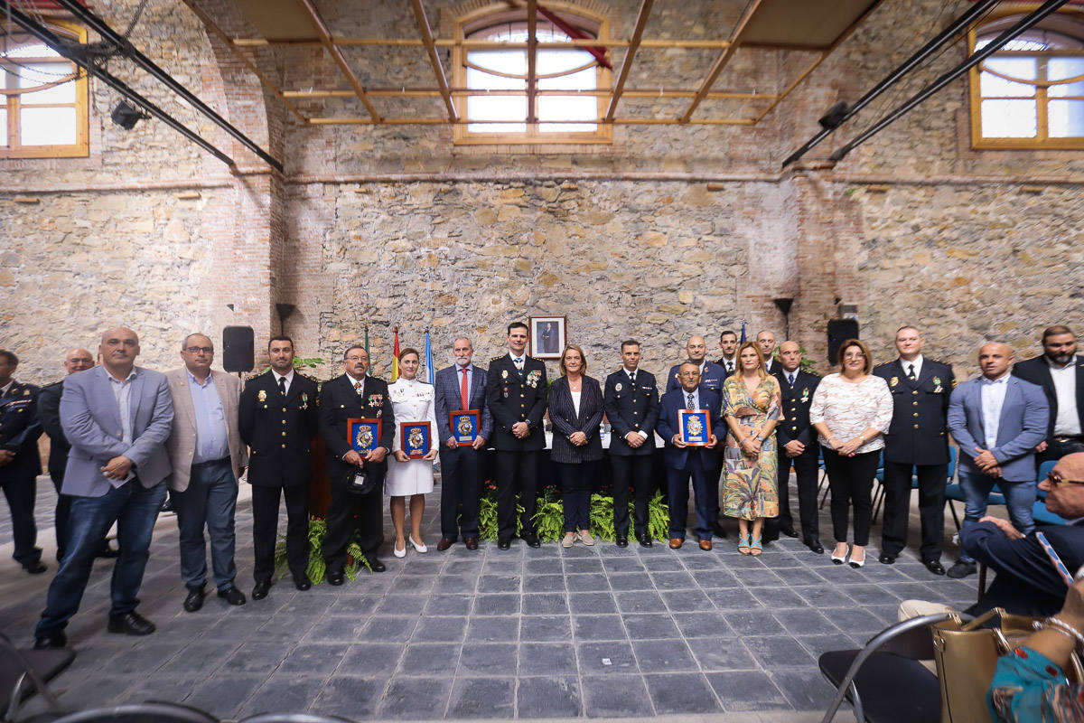 La alcaldesa del municipio, Luisa García Chamorro, ha hecho referencia a la formidable labor que realiza la Policía Nacional en la atención a los miles de motrileños 