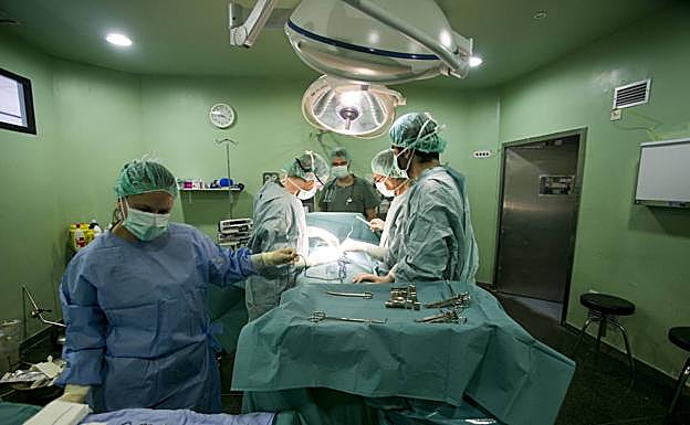 Sanidad: Más de 1.600 pacientes esperan para operarse en Motril