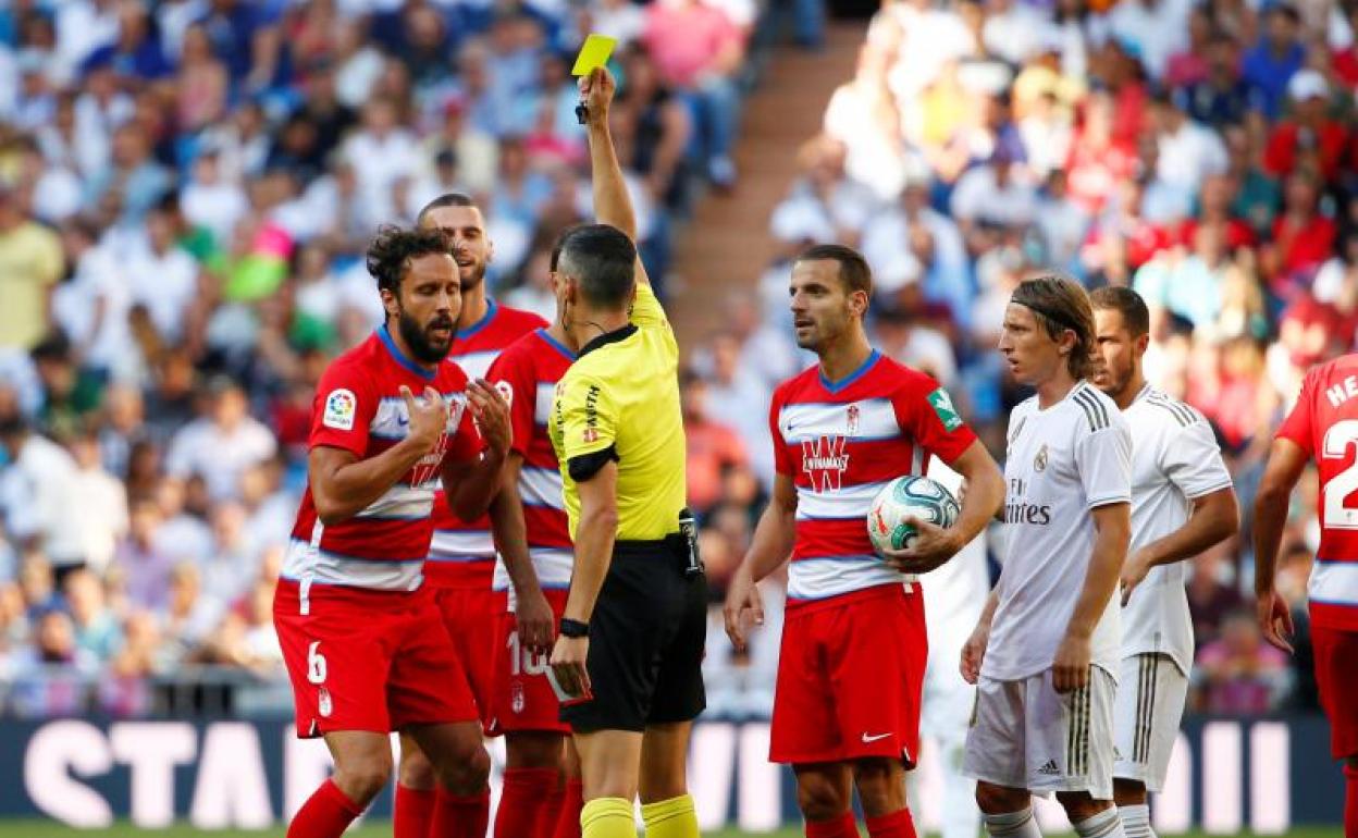 Germán Sánchez ve la amarilla por las protestas tras su pique con Carvajal. J. M. Baldomero