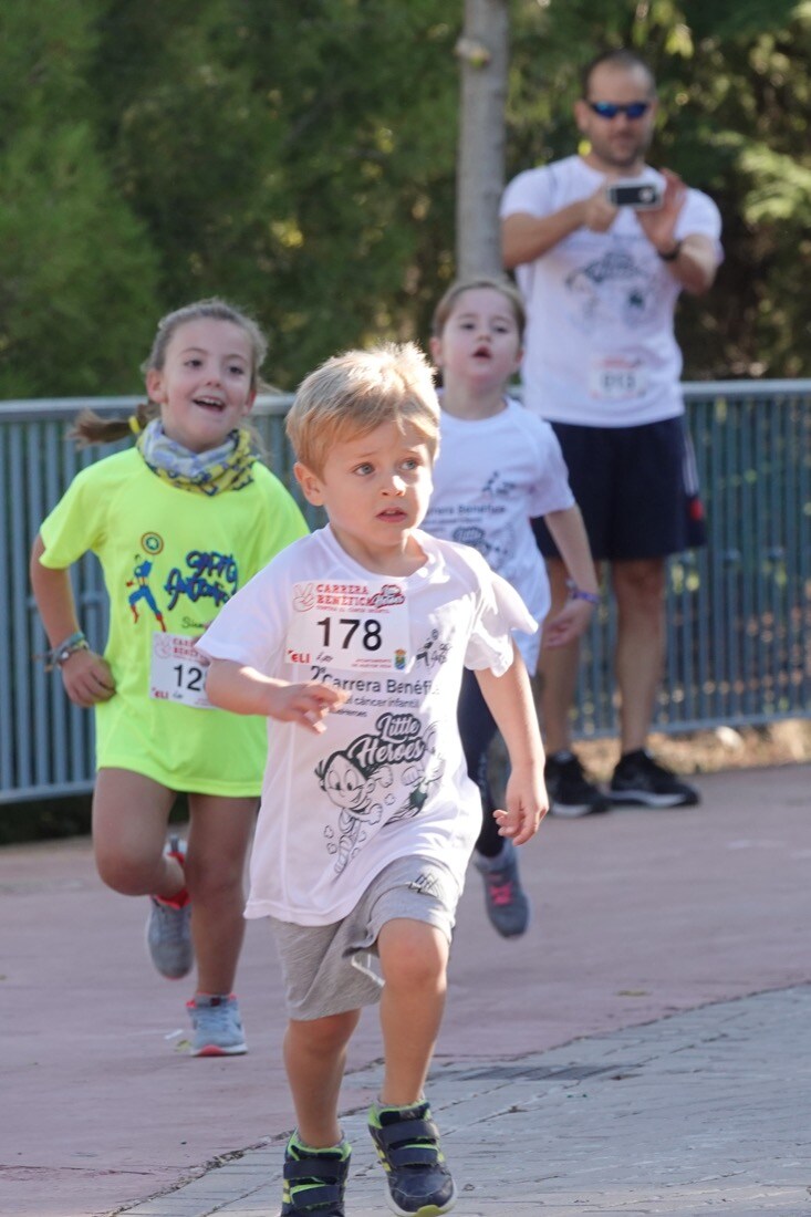 Fotos: Los Pequeños Héroes de Granada visibilizan la lucha contra el cáncer infantil