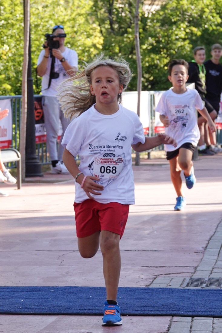 Fotos: Los Pequeños Héroes de Granada visibilizan la lucha contra el cáncer infantil