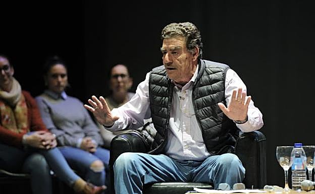 Juez Calatayud: «Se nos está yendo la pinza con los cumpleaños del cole y luego los padres se quejan»