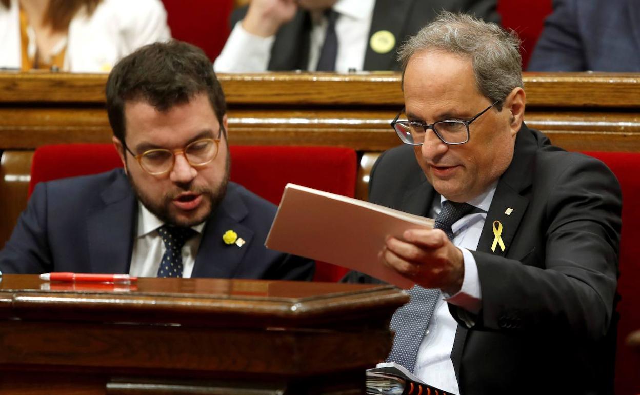 Pere Aragonès y Quim Torra, durante las sesión del Parlament del pasado miércoles.