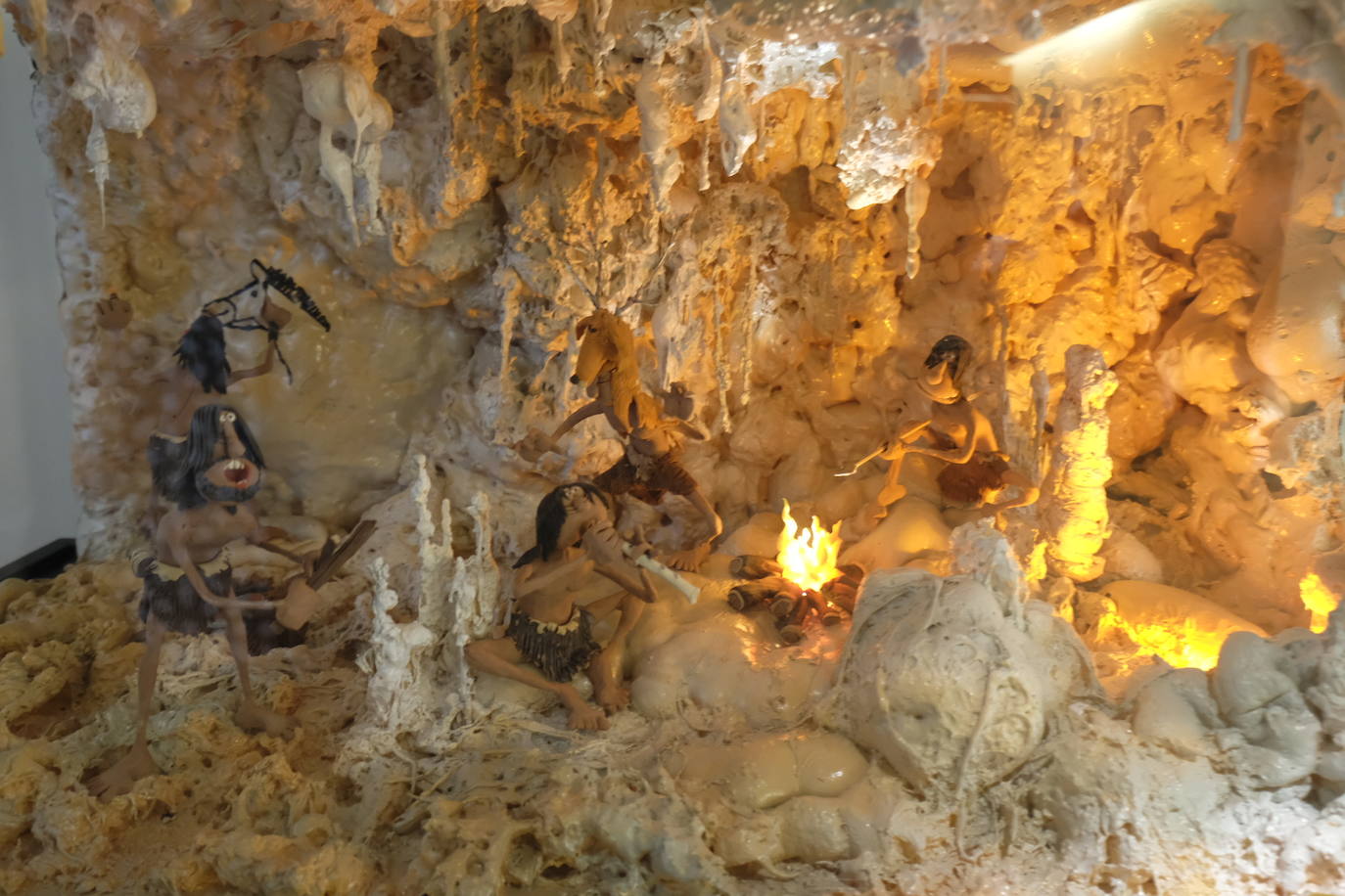 Esto es lo que podrás encontrar en la exposición que recorre 20 momentos fundamentales de la historia de la música hechos con plastilina.