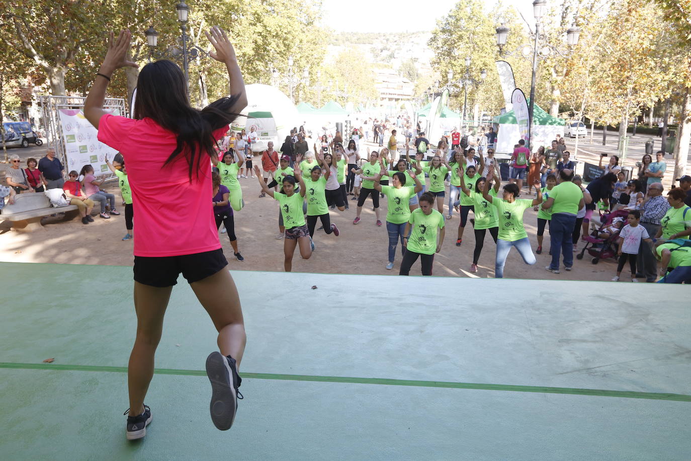 El evento ha salido a las calles de Granada en donde se ha podido hacer ejercicio de la mano del Foro Universo Mujer 