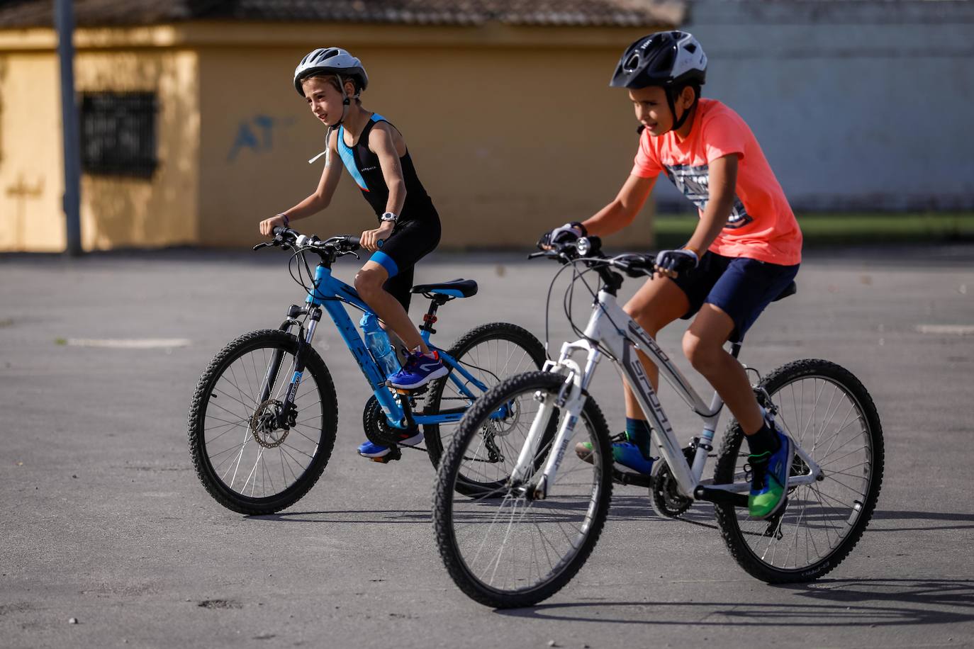 IDEAL entra en la escuela de triatlón Atarfe Tribabyschool, la única en toda la provincia, de reciente creación junto al club de atletismo local, Acidesa y Caja Rural 