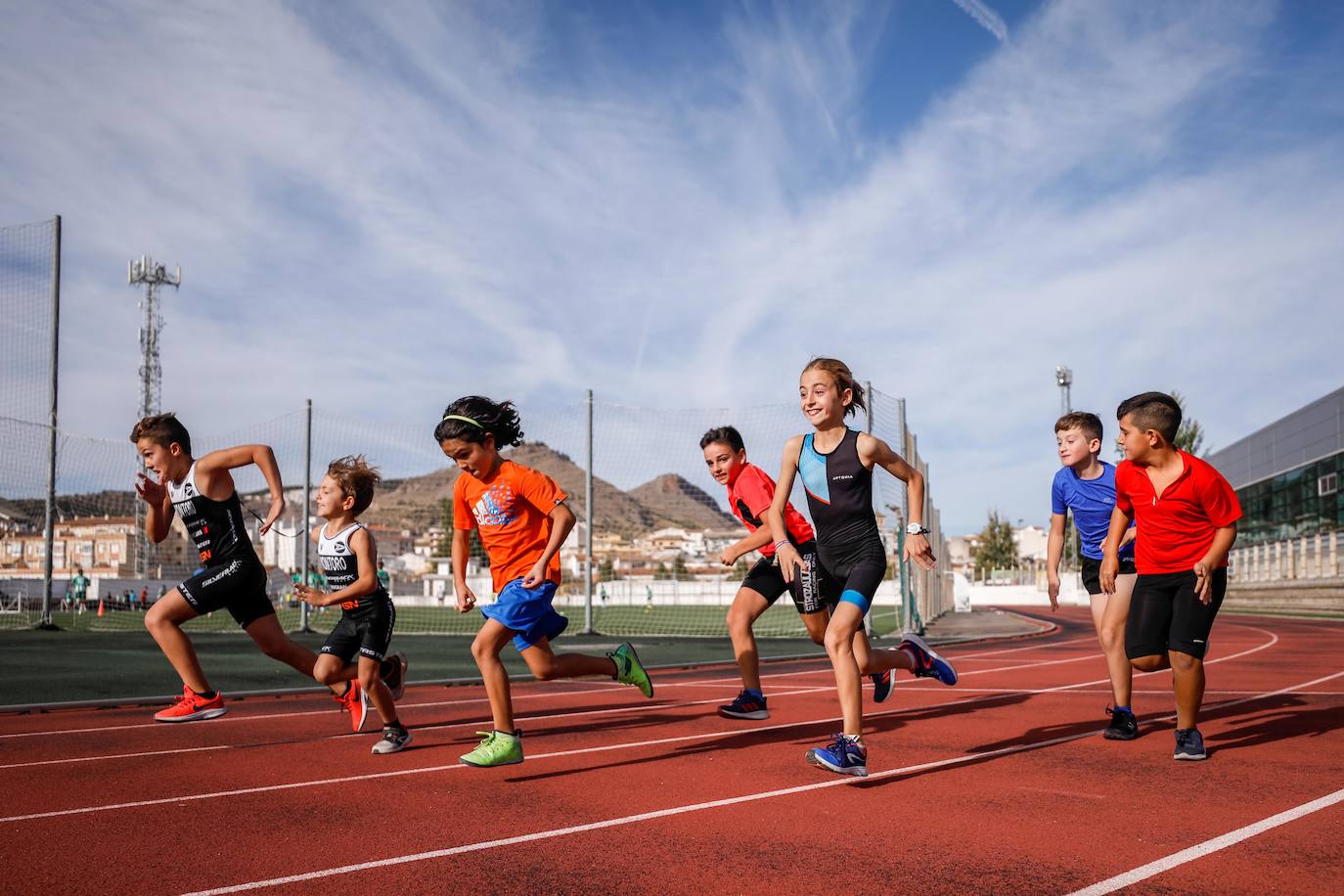 IDEAL entra en la escuela de triatlón Atarfe Tribabyschool, la única en toda la provincia, de reciente creación junto al club de atletismo local, Acidesa y Caja Rural 