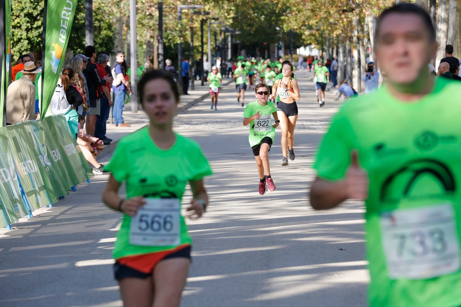 María José Rienda realizó el corte simbólico de la cinta de salida junto al alcalde Luis Salvador ante deportistas de tanto nivel como María Pérez, que ganó la prueba femenina, o la madrina Laura Bueno