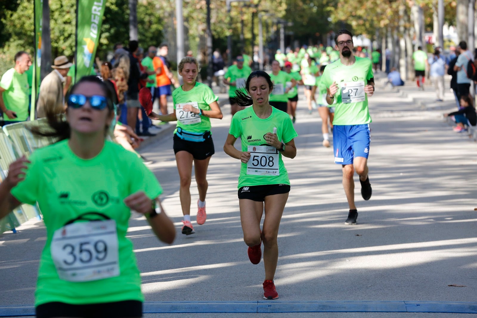 María José Rienda realizó el corte simbólico de la cinta de salida junto al alcalde Luis Salvador ante deportistas de tanto nivel como María Pérez, que ganó la prueba femenina, o la madrina Laura Bueno