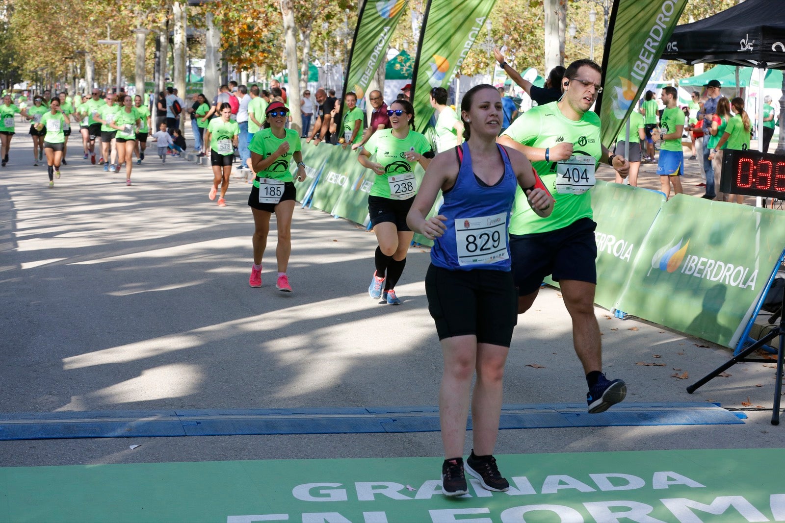 María José Rienda realizó el corte simbólico de la cinta de salida junto al alcalde Luis Salvador ante deportistas de tanto nivel como María Pérez, que ganó la prueba femenina, o la madrina Laura Bueno