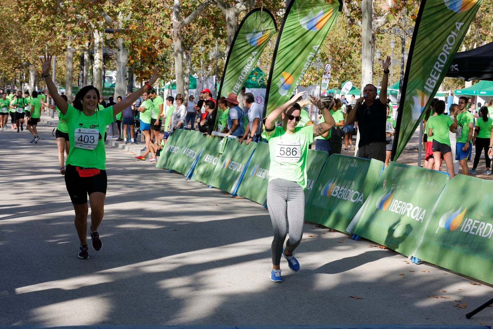 María José Rienda realizó el corte simbólico de la cinta de salida junto al alcalde Luis Salvador ante deportistas de tanto nivel como María Pérez, que ganó la prueba femenina, o la madrina Laura Bueno