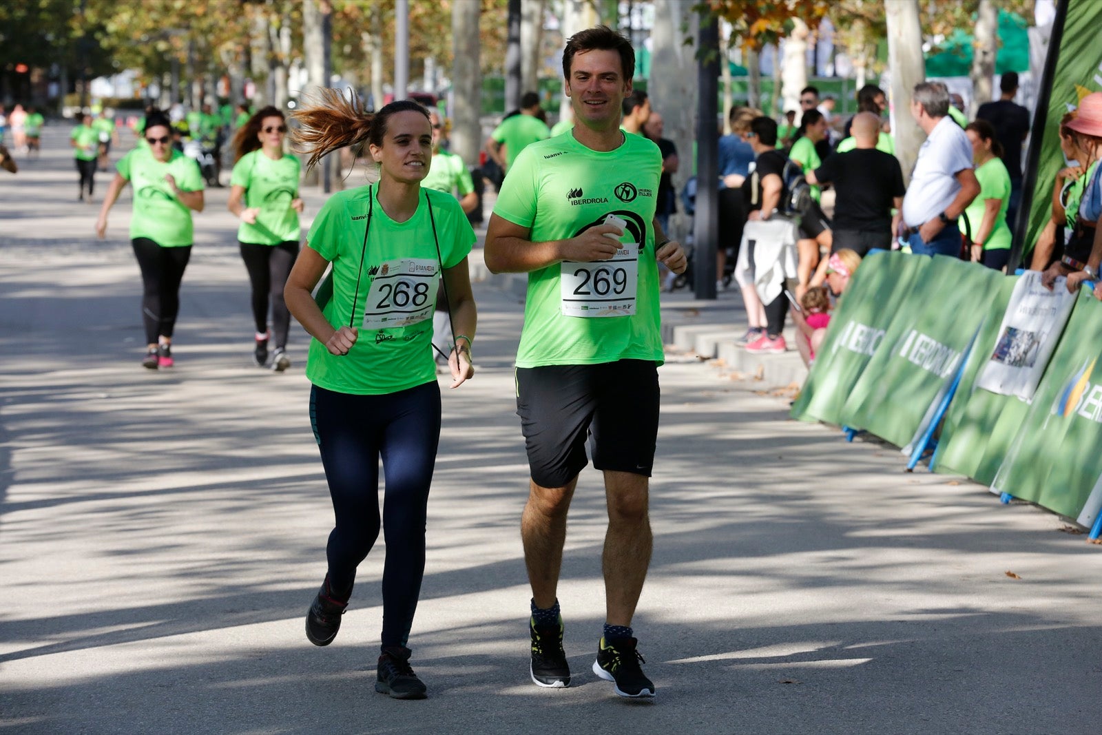 María José Rienda realizó el corte simbólico de la cinta de salida junto al alcalde Luis Salvador ante deportistas de tanto nivel como María Pérez, que ganó la prueba femenina, o la madrina Laura Bueno