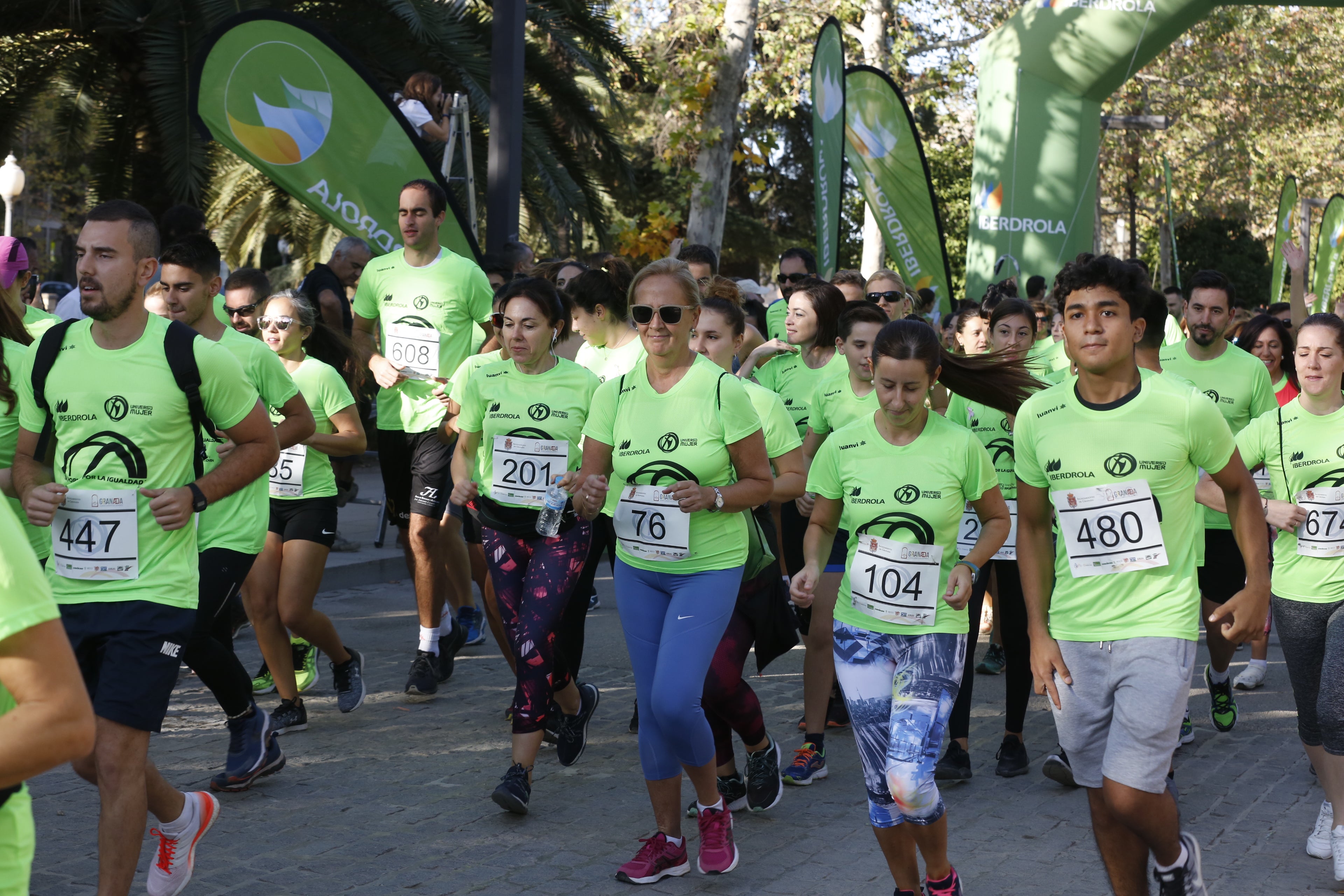 María José Rienda realizó el corte simbólico de la cinta de salida junto al alcalde Luis Salvador ante deportistas de tanto nivel como María Pérez, que ganó la prueba femenina, o la madrina Laura Bueno