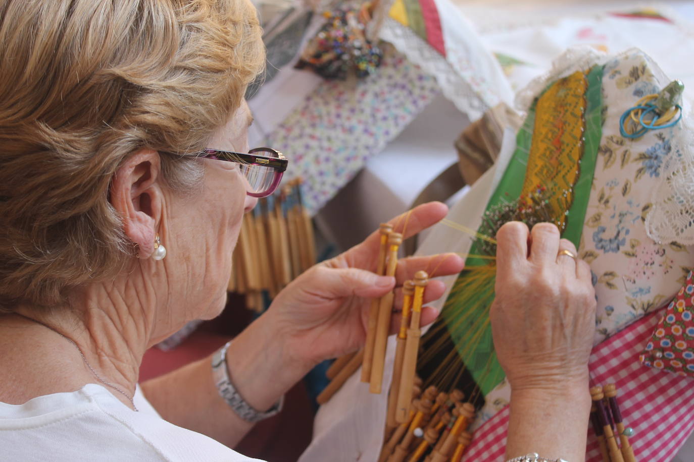 El revuelo se ha apoderado de las calles, el jolgorio ha vuelto de la mano de los grupos de amigos y familiares, las terrazas han estado llenas y las calles de lo más ambientadas 