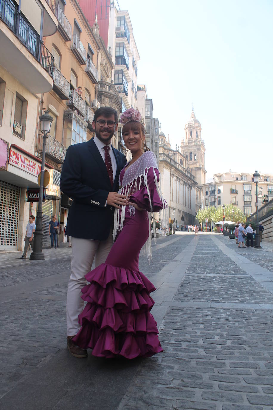 El revuelo se ha apoderado de las calles, el jolgorio ha vuelto de la mano de los grupos de amigos y familiares, las terrazas han estado llenas y las calles de lo más ambientadas 