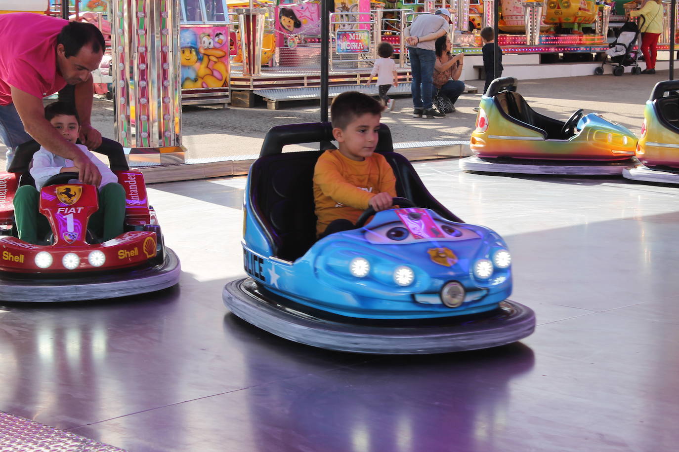La jornada ha dado para mucho, desde comidas de empresa, encuentros y reuniones de amigos hasta el Día del Niño
