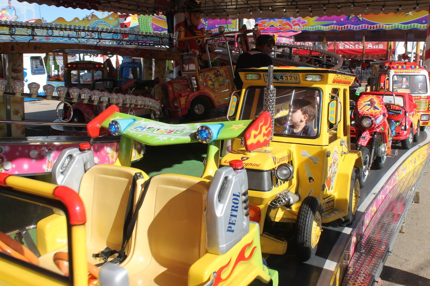 La jornada ha dado para mucho, desde comidas de empresa, encuentros y reuniones de amigos hasta el Día del Niño