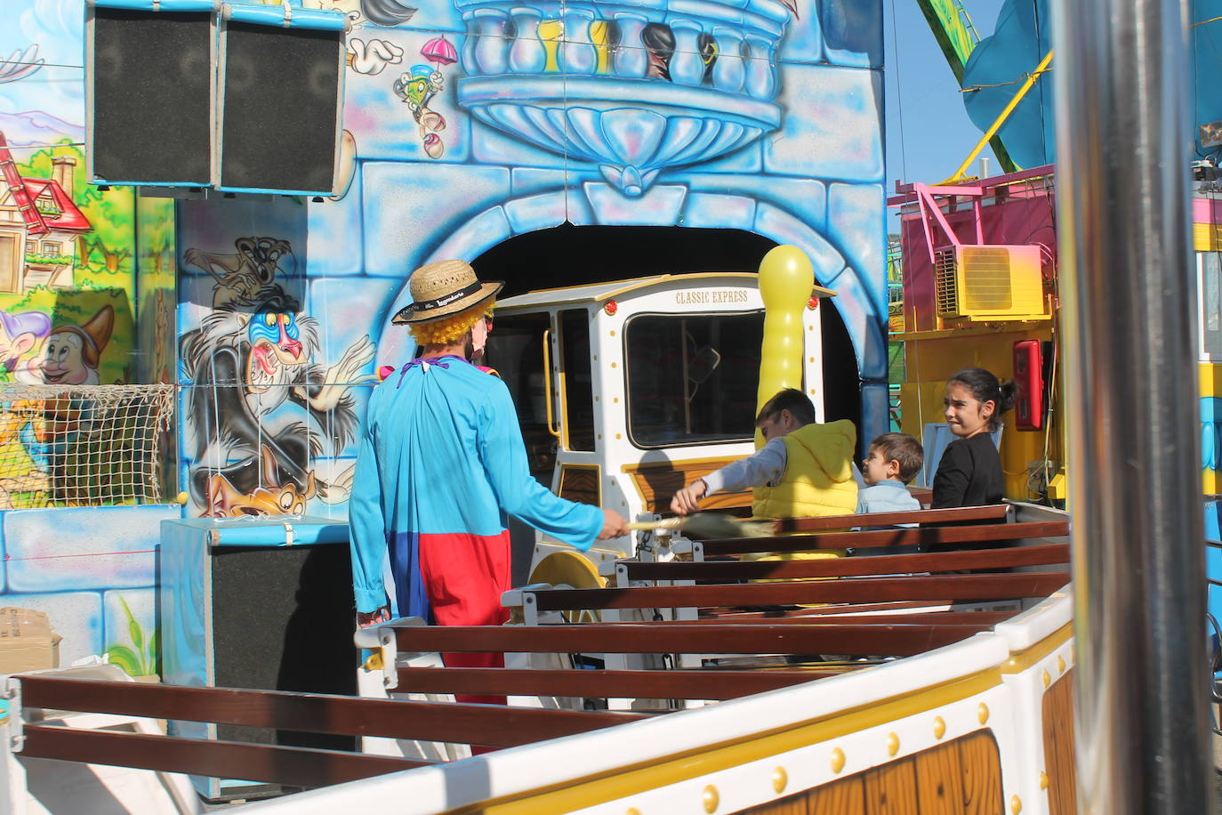 La jornada ha dado para mucho, desde comidas de empresa, encuentros y reuniones de amigos hasta el Día del Niño