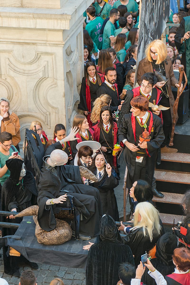 Los alumanos de la Facultad de Medicina celebran el día de su patrón con la tradicional recepción