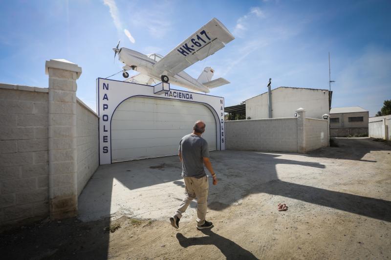 Uno de los 14 detenidos en la operación contra la marihuana desarrollada esta semana en la provincia edifificó esta Hacienda, similar a la del 'narco' colombiano