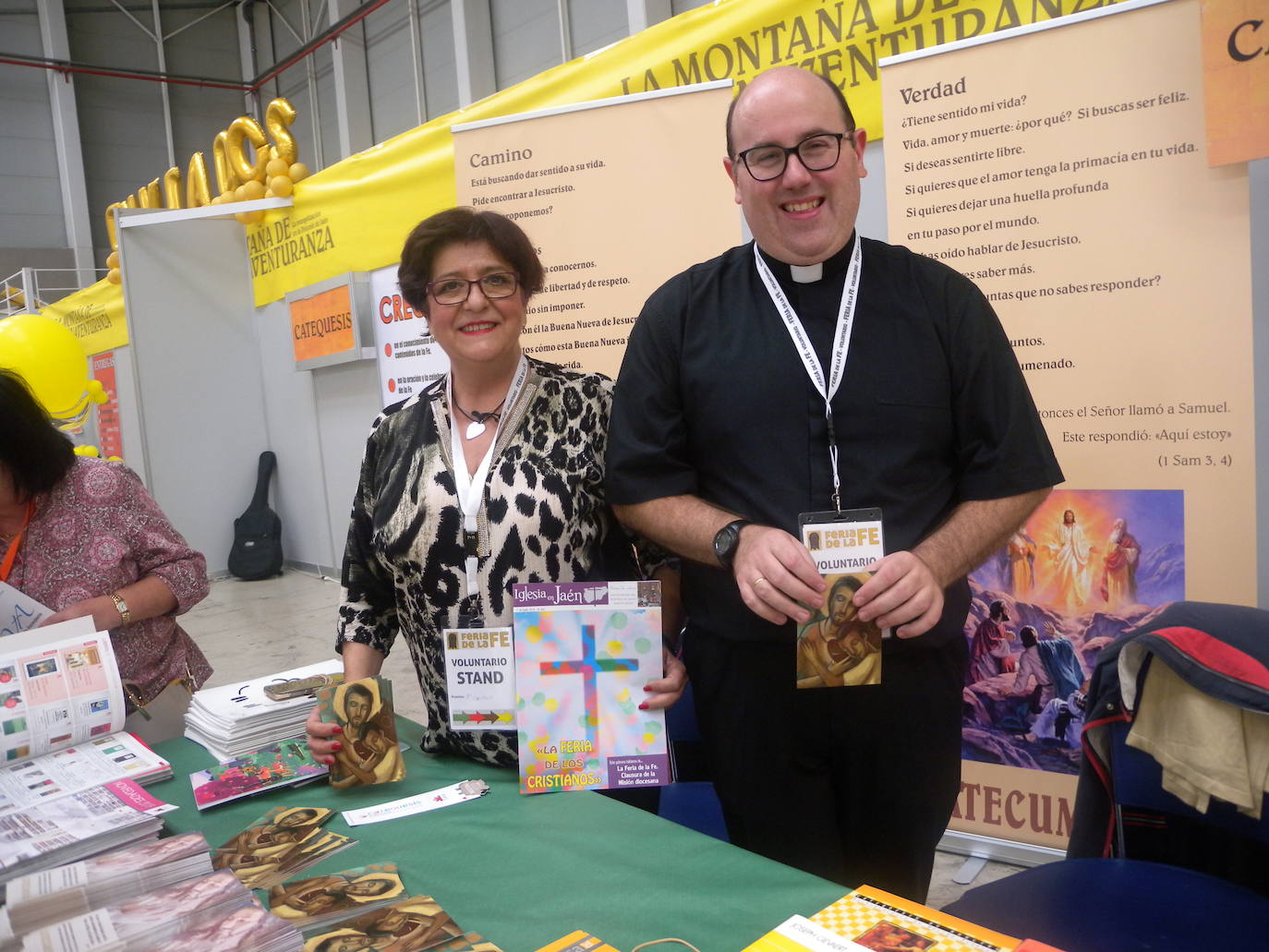 Más de 10.000 personas, según la organización, han pasado a lo largo de la jornada de hoy por la Institución Ferial (Ifeja), donde se ha celebrado la Feria de la Fe.