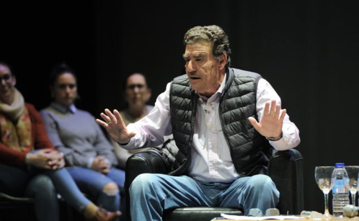 Juez Calatayud: «Universitarios independentistas: Erasmus (Europa) o fronteras, hay que elegir, no se puede tener 'to'»