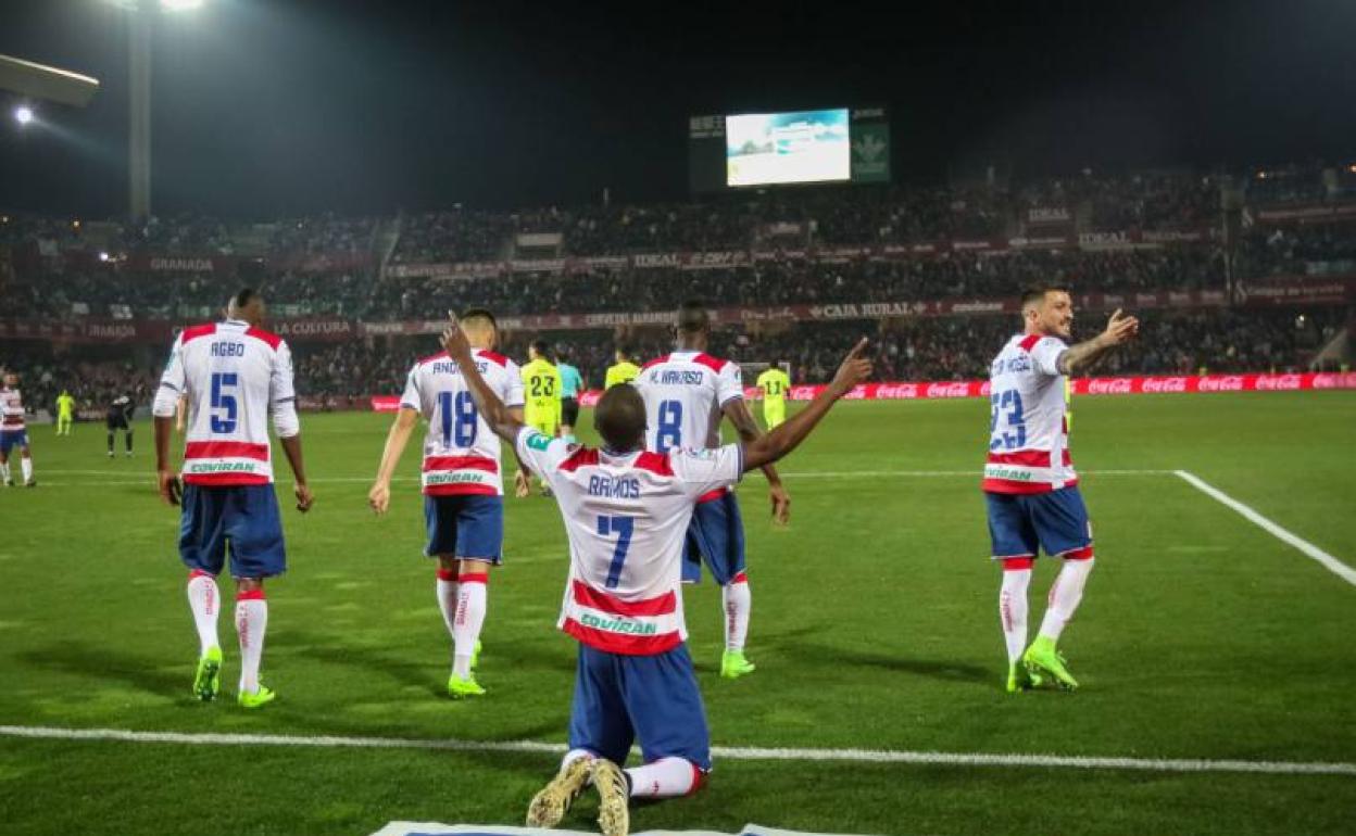 Ramos celebra el segundo gol que le marcó al Betis. 
