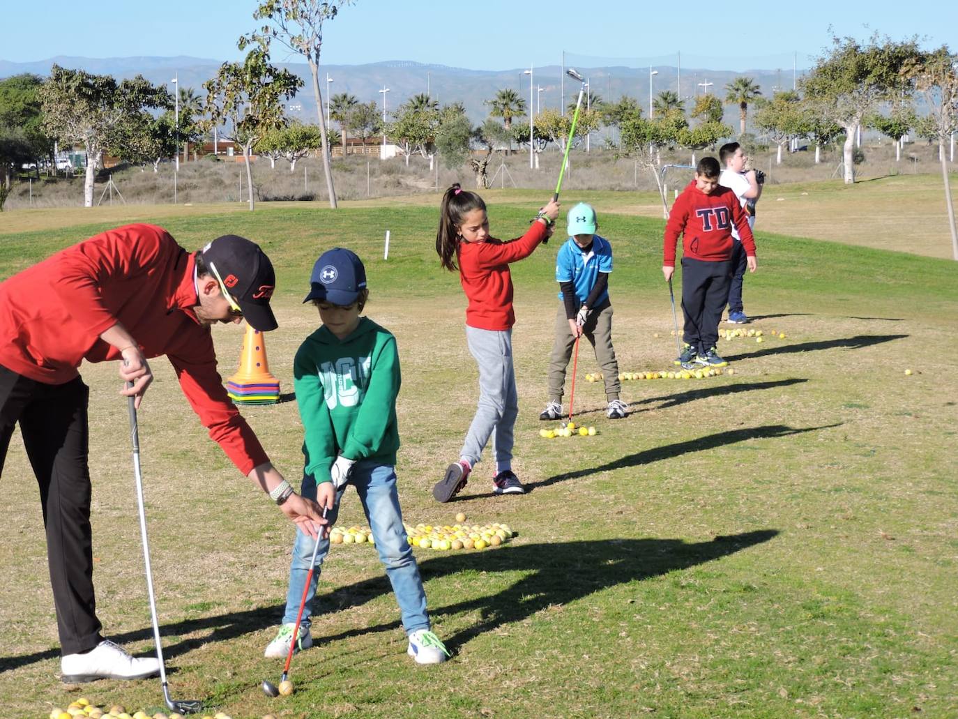 Daniel Parrón dirige la escuela que está formando a jóvenes promesas. 