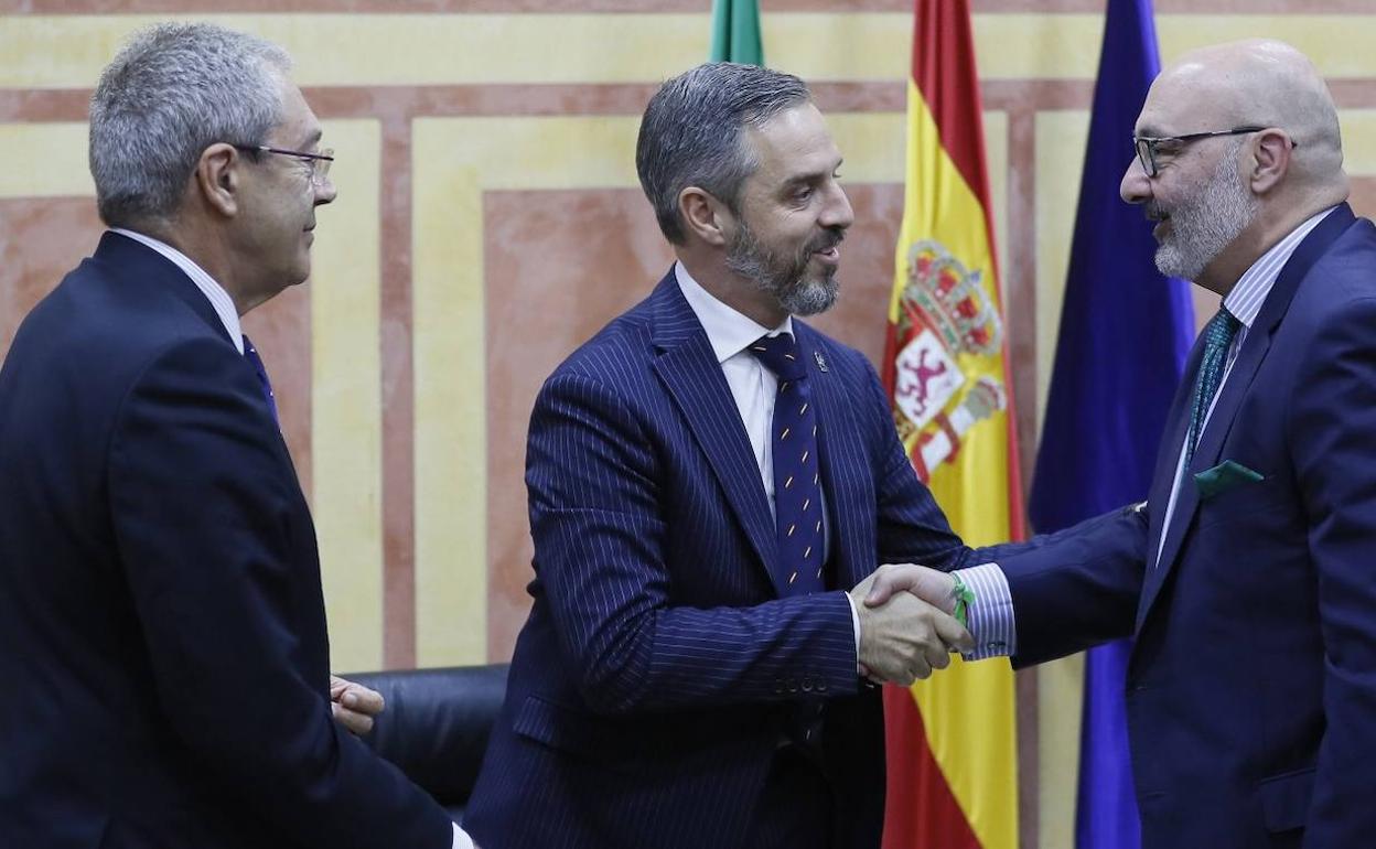 Andalucía | El Gobierno de PP y Cs incluye 35 medidas de Vox y cierra el acuerdo presupuestario para 2020