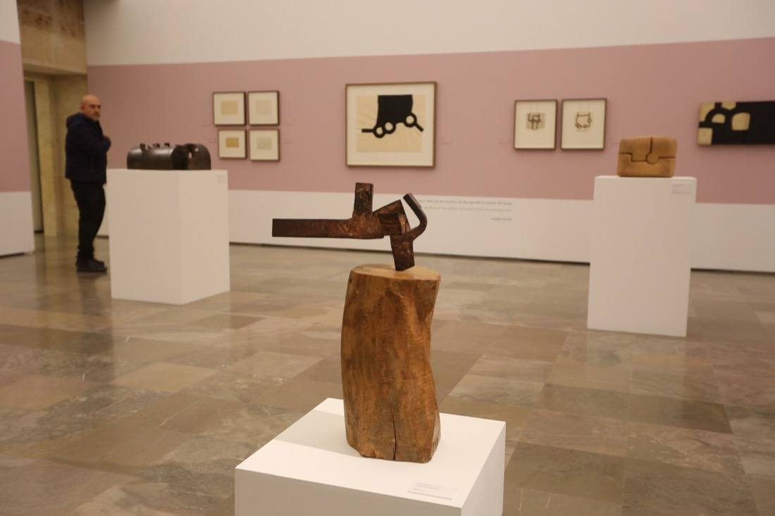 Se puede disfrutar de 72 obras de artistas universales como Picasso, Chillida, Juan Gris o Tapies y estará disponible hasta el 26 de enero