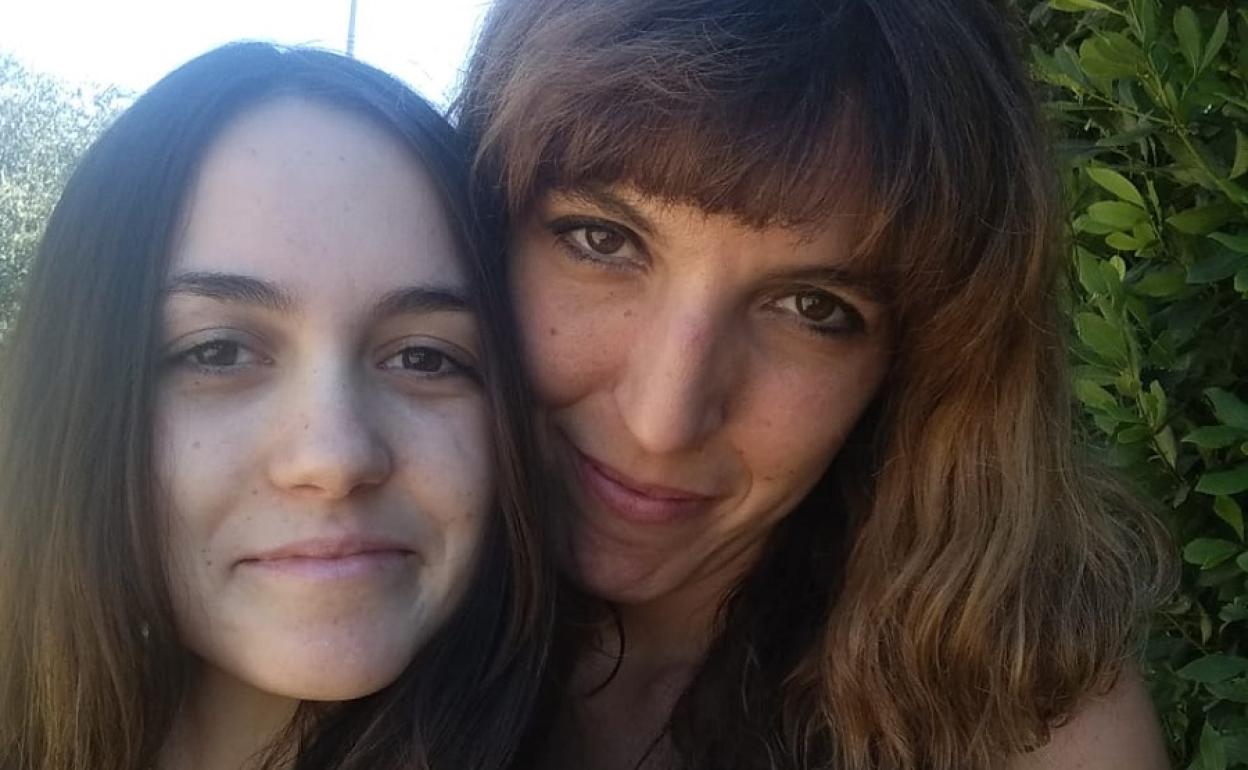 Aleixandra y Patricia en un permiso de la joven en Ciudad Real.