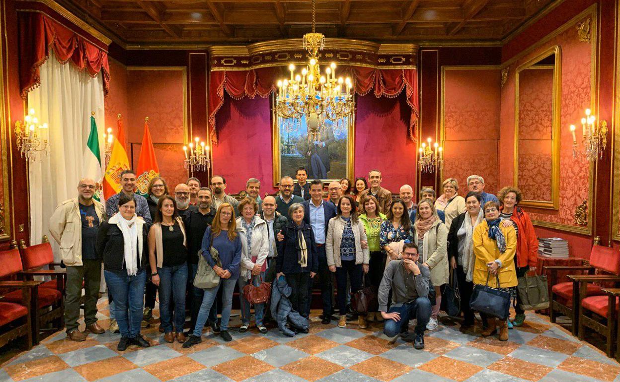 Famosos en Granada | Un integrante de 'Los Lobos', de visita en la ciudad