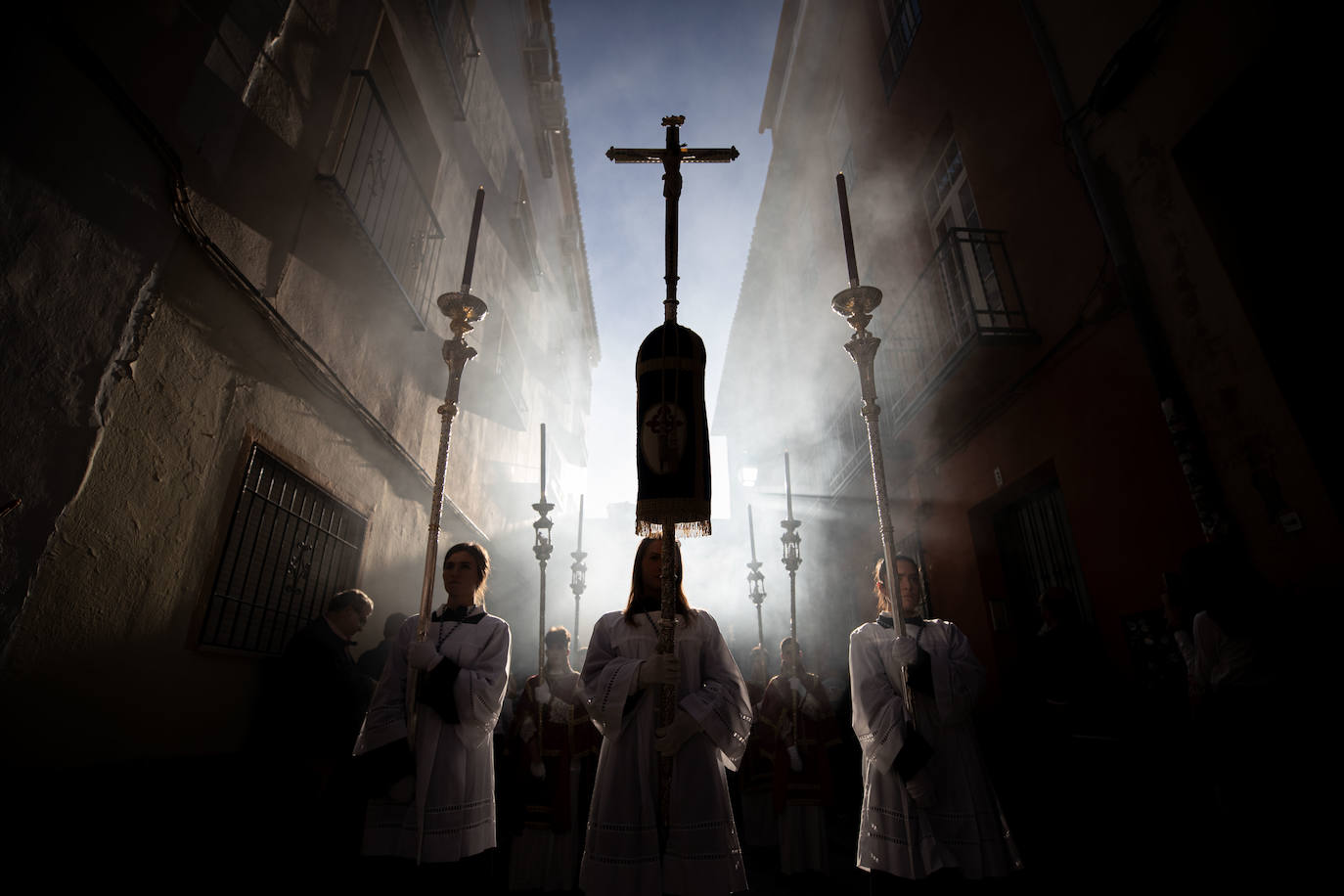 El paso del Huerto, por las calles de Granada