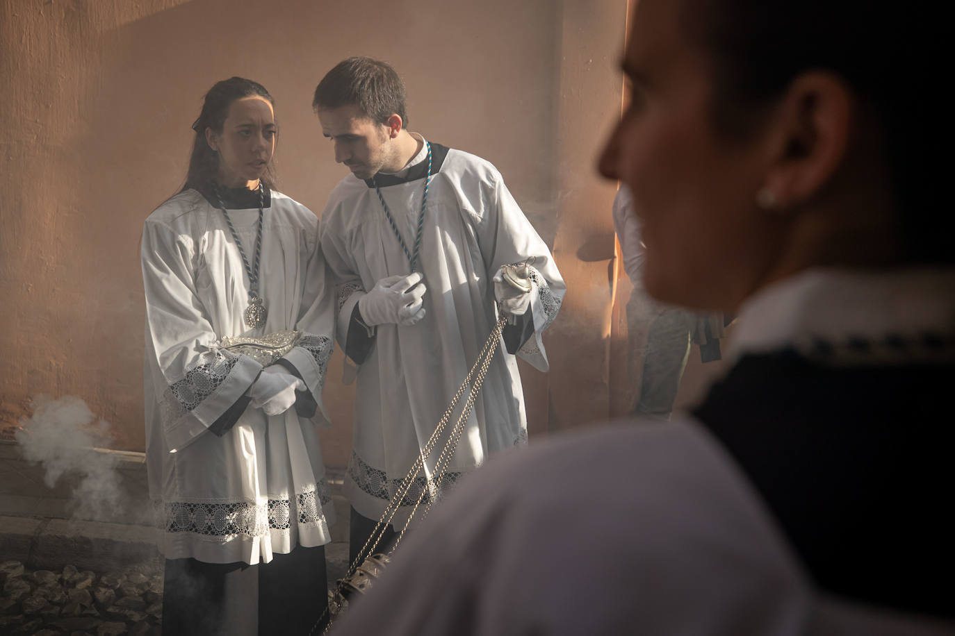 El paso del Huerto, por las calles de Granada