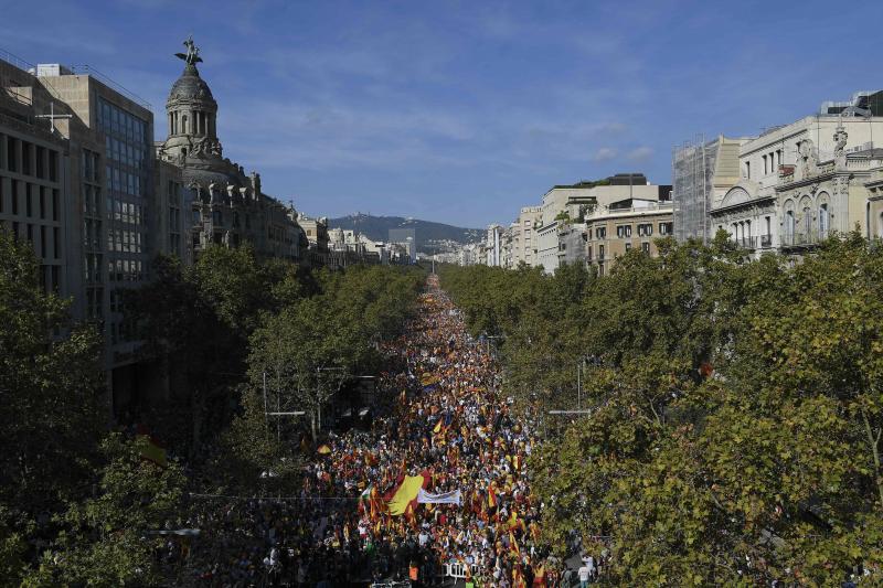 Fotos: Masiva marcha en Barcelona por la unidad de España