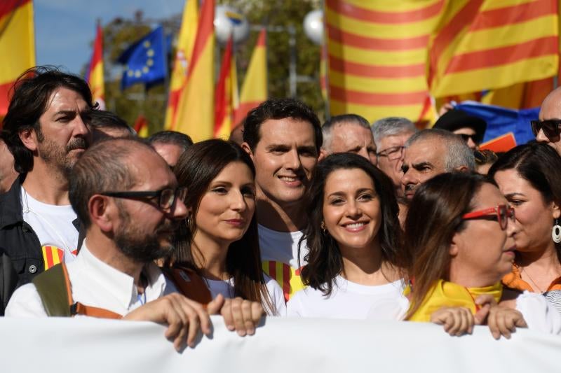 Fotos: Masiva marcha en Barcelona por la unidad de España