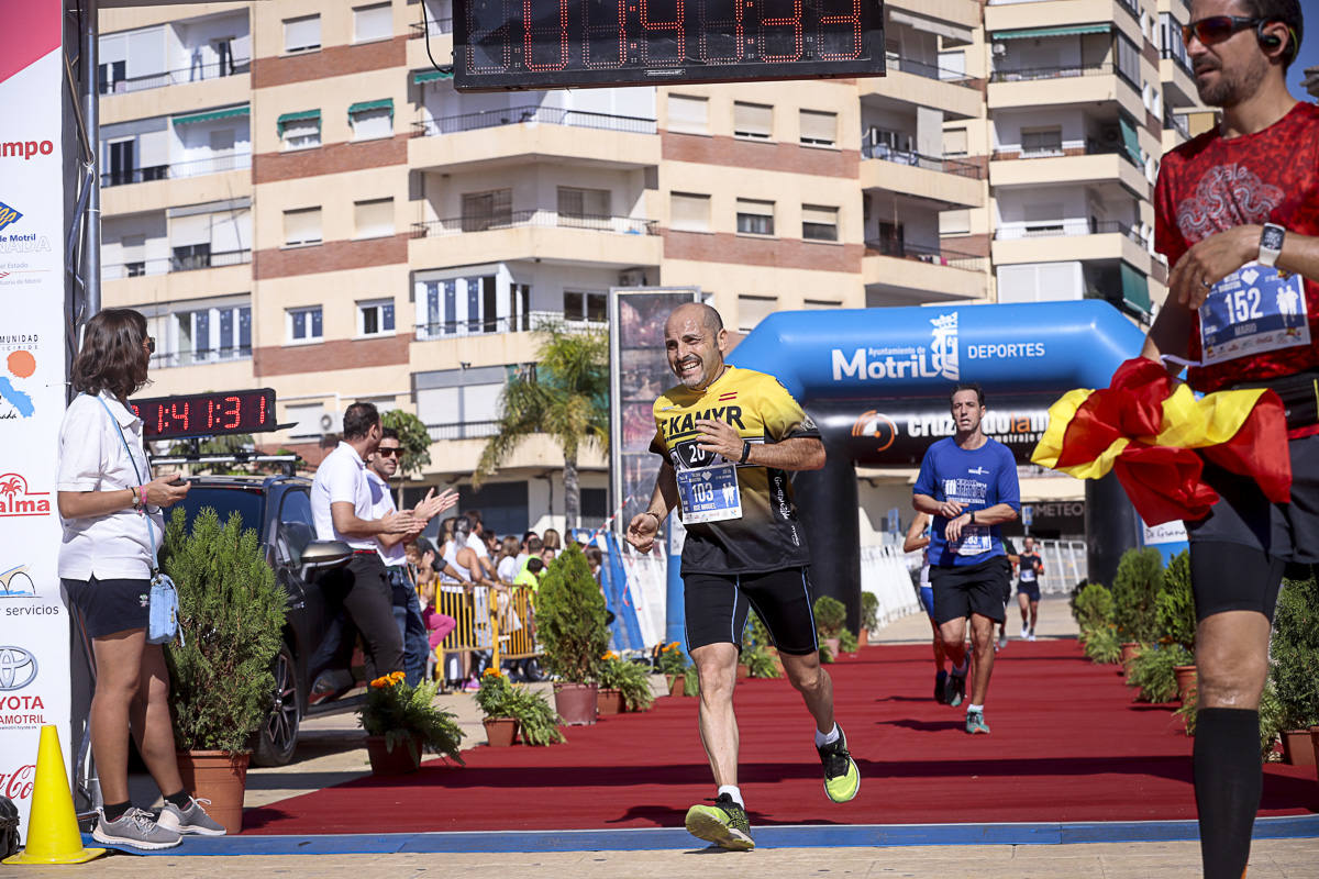 Los marroquís Abdelhadi El Mouaziz y Nazha Machouh reinan en Motril