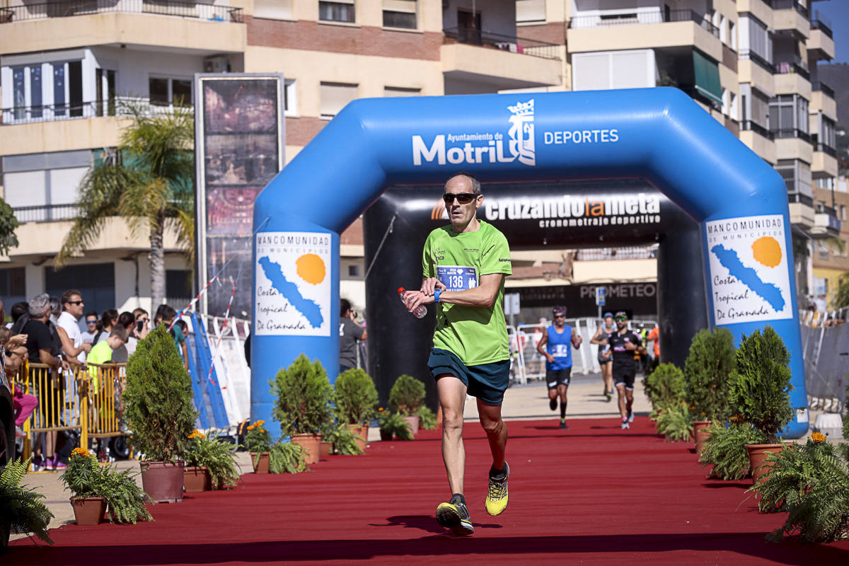 Los marroquís Abdelhadi El Mouaziz y Nazha Machouh reinan en Motril