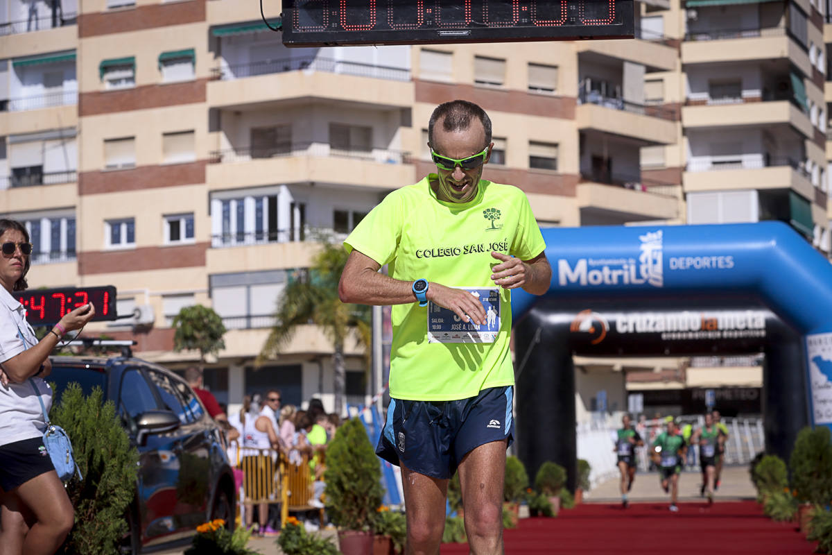 Los marroquís Abdelhadi El Mouaziz y Nazha Machouh reinan en Motril